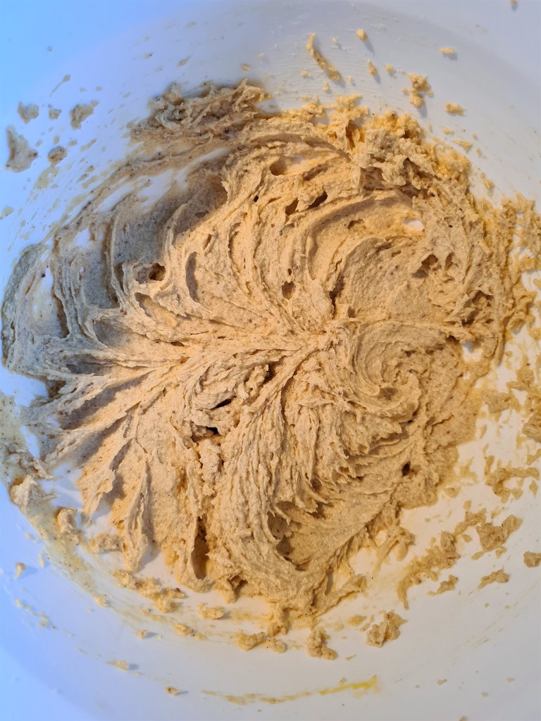 This image has an empty alt attribute; its file name is 2.jpg